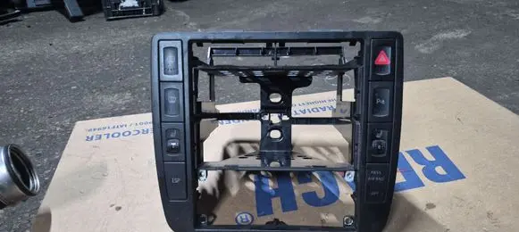 Volkswagen Sharan Radio/GPS head unit trim 0006150