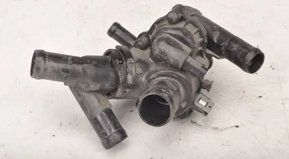 Mercedes-Benz GLA W156 X156 Thermostat housing A2702002200