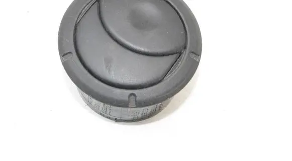 Opel Movano B Dashboard air vent grill cover trim 687601987R