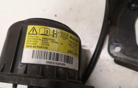 Jaguar XF Pedestrian airbag 8X2316E600 608803200 24009