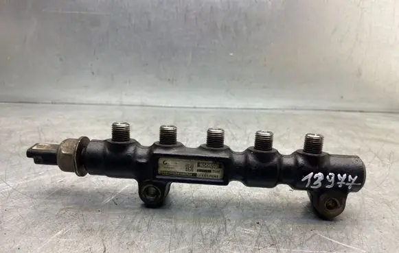 Volvo V50 Fuel main line pipe 9654592680