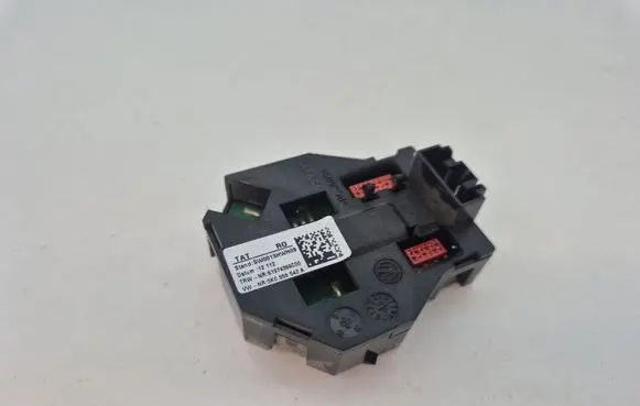 Volkswagen Golf VI Steering wheel buttons/switches 5K0959542A