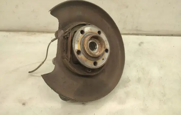 Rear wheel hub