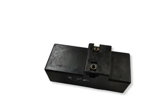 Volkswagen Golf IV Coolant fan relay 1J0919506H
