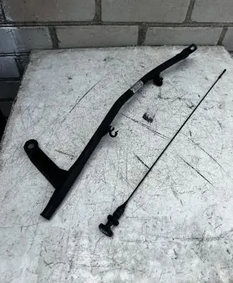 BMW 5 E60 E61 Oil level dip stick 7797527