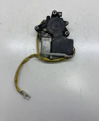 Mitsubishi Space Wagon Front door window regulator motor MR349203 0620200233