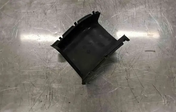BMW 6 E63 E64 Air intake duct part 1037845XX