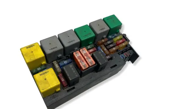 Mercedes-Benz ML W164 Fuse module A1645400672