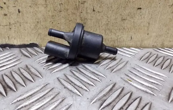 Volkswagen Polo V 6R Breather valve 0280142345 6Q0906517