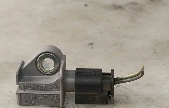 Dodge Journey Airbag deployment crash/impact sensor 04896011AB A2048201985 5WK43584