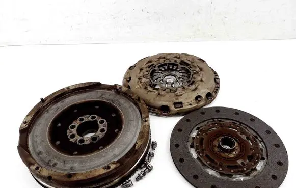 Toyota Verso-S Clutch set kit 3121005150B 3125005210