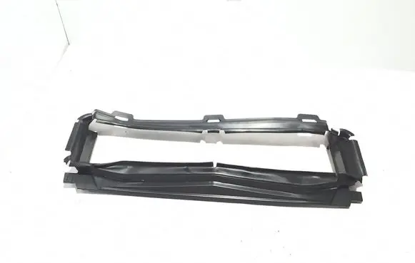Volvo XC90 Intercooler air channel guide 31383717