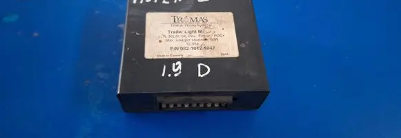 Nissan Note (E11) Tow bar trailer control unit/module 08210125042