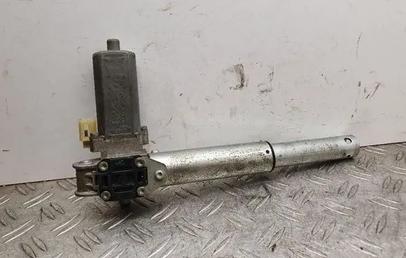 BMW 7 E65 E66 Seat adjustment motor 8321088 0390203231