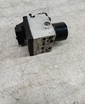 Volkswagen PASSAT B6 ABS Pump 15747702 3C0614095M 15747502B