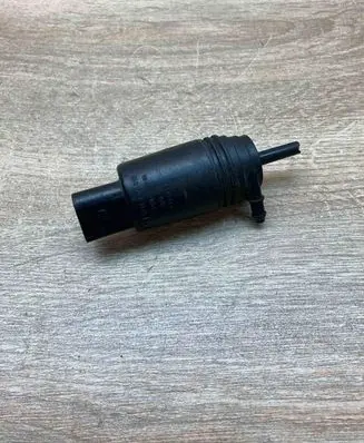 BMW 5 E39 Headlight washer pump 8377612 23557610