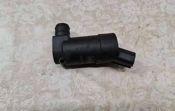 Volvo V70 Windscreen/windshield washer pump T655C 1S7117K624DC