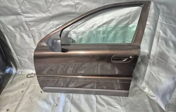 Volvo XC70 Front door 