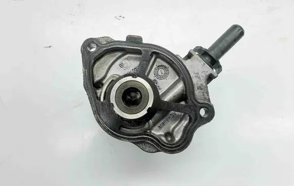 Mercedes-Benz E W212 Vacuum pump A6512300165