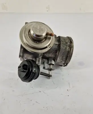 Volkswagen Touareg I EGR valve 07012807DC