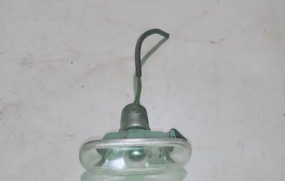 Audi A6 S6 C6 4F Front fender indicator light 8E0949127