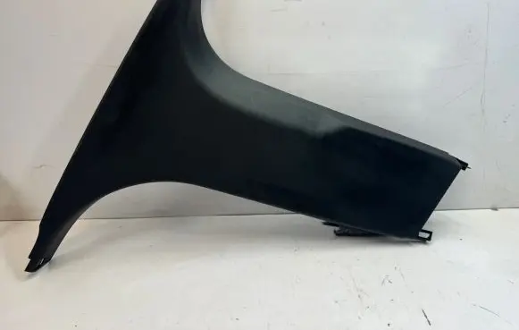 BMW 1 F40 (B) pillar trim (bottom) 7444939