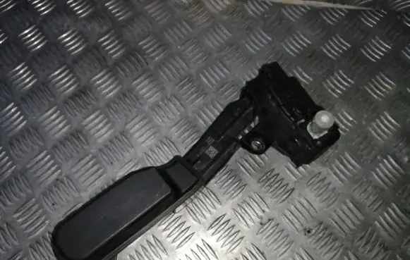 BMW M5 F90 Current control relay 9339824