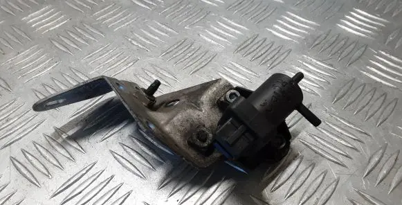 Nissan Navara D23 Vacuum valve 8200762162