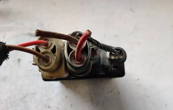 Volkswagen Transporter - Caravelle T5 Fan control module 3B0919506 898999000