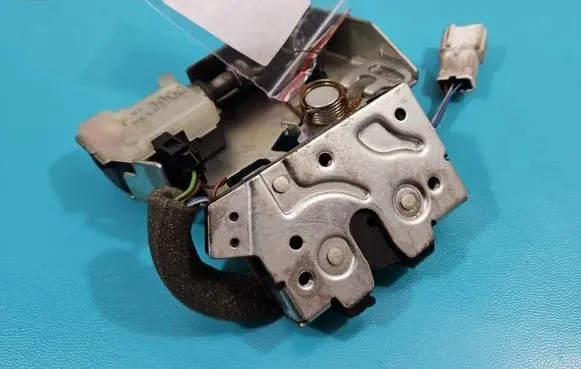 Ford Mondeo Mk III Tailgate/trunk/boot lock/catch/latch 7546-69 IMPRK1391695