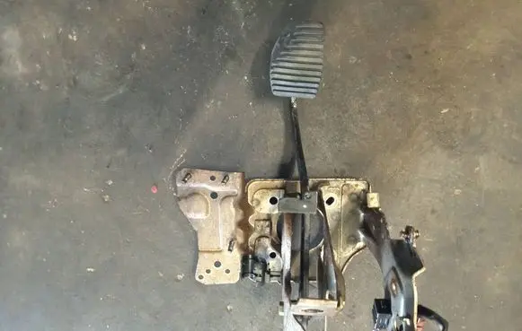 Peugeot 307 Pedal assembly 9650104880