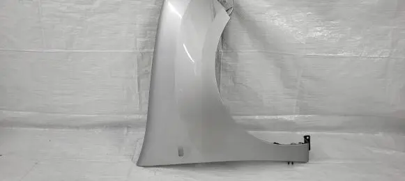 Dacia Sandero Fender 631002288R