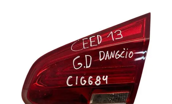 KIA Ceed Tailgate rear/tail lights 92404A20 E1313529
