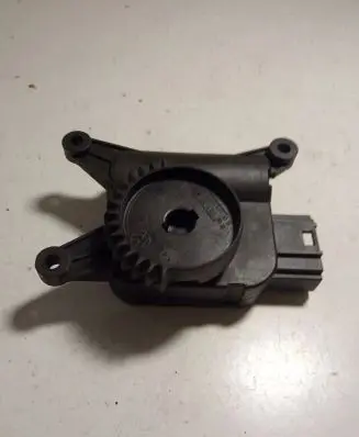 Skoda Fabia Mk1 (6Y) Air flap motor/actuator 0132801357 B4845 09050802