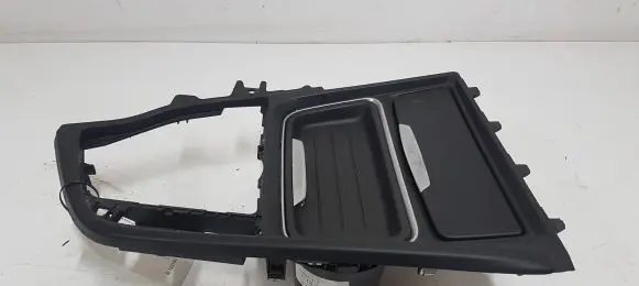 Cup holder front