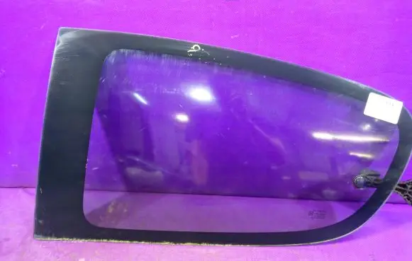 Citroen C1 Front door window glass four-door