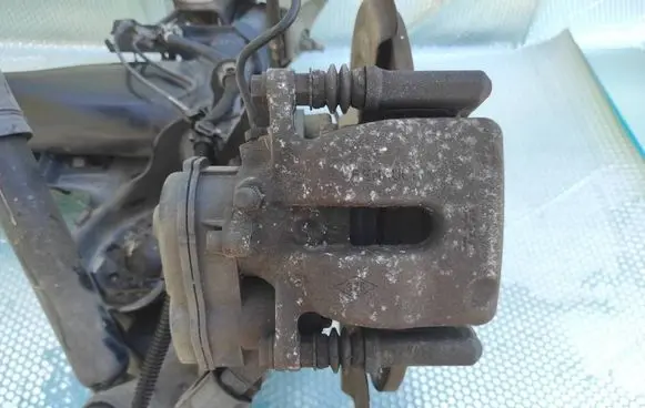 Rear brake caliper