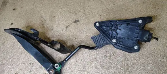 Honda Civic Accelerator throttle pedal 31310027