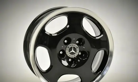 Mercedes-Benz E W124 R17 alloy rim A2104011602