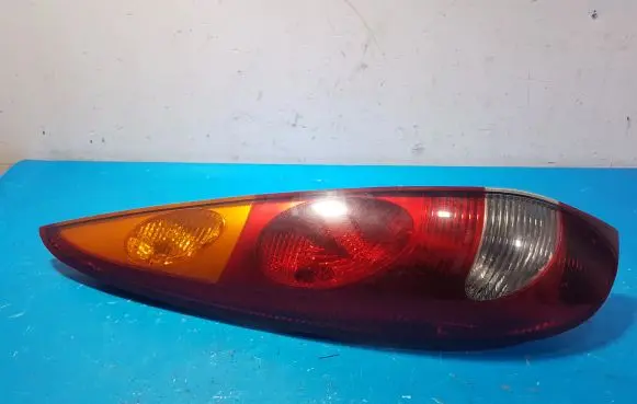 Nissan Almera Tino Rear/tail lights