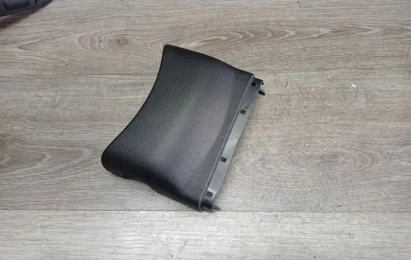 Volvo V70 Steering wheel column trim 30793442