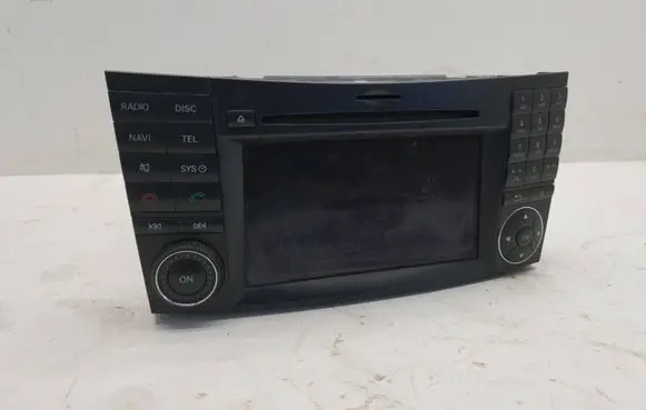 Mercedes-Benz CLS C219 Radio/CD/DVD/GPS head unit A2118705094 A2118700994