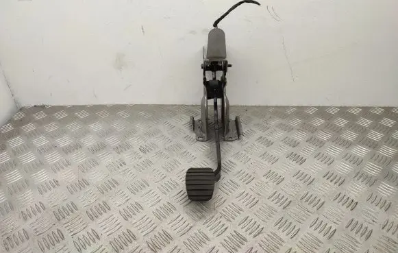 Renault Express Brake pedal 180204491R