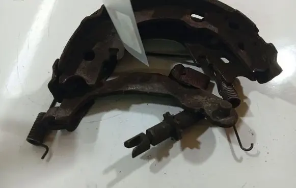 Toyota Avensis T250 Handbrake/parking brake pads 