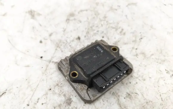 Audi 80 90 S2 B4 Ignition amplifier control unit 191905351C