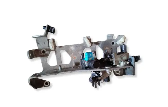 Isuzu D-Max Engine mounting bracket 1846000830 8943843350