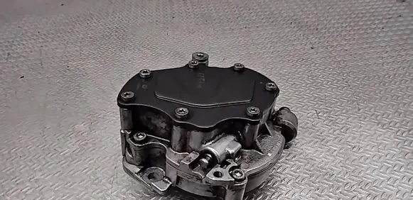 Volkswagen Touareg I Vacuum pump 07Z145209B