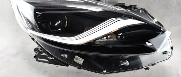 Opel Zafira C Headlight/headlamp 39050531