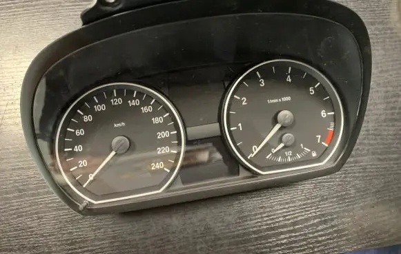 BMW 1 E81 E87 Speedometer (instrument cluster) 9141468 1024932