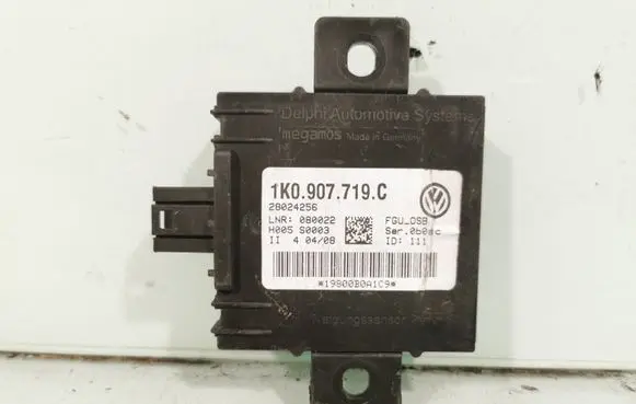 Audi A3 S3 8P Alarm control unit/module 1K0907719C